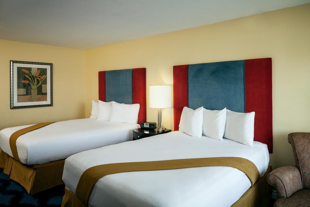 Plaza Inn & Suites At Ashland Creek ภายนอก รูปภาพ