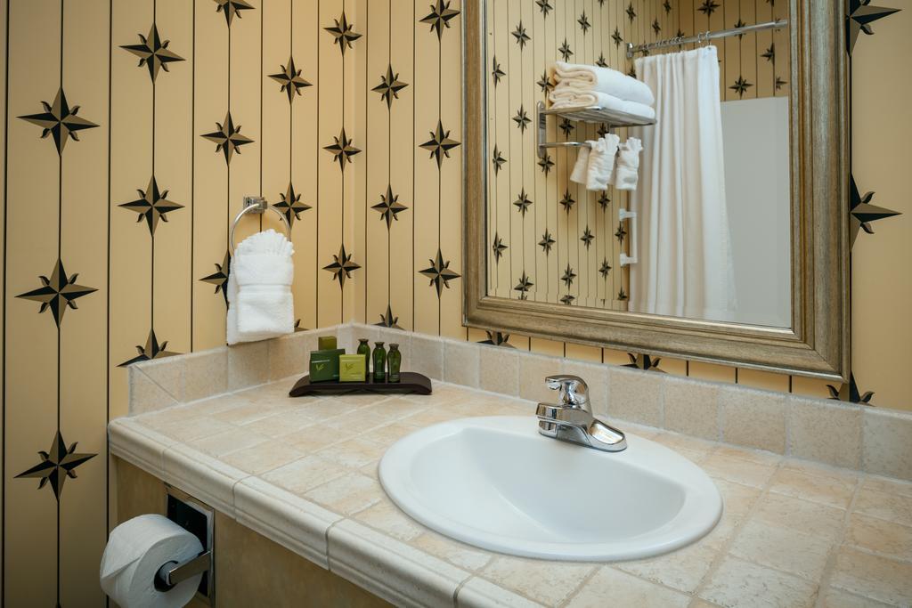 Plaza Inn & Suites At Ashland Creek ภายนอก รูปภาพ