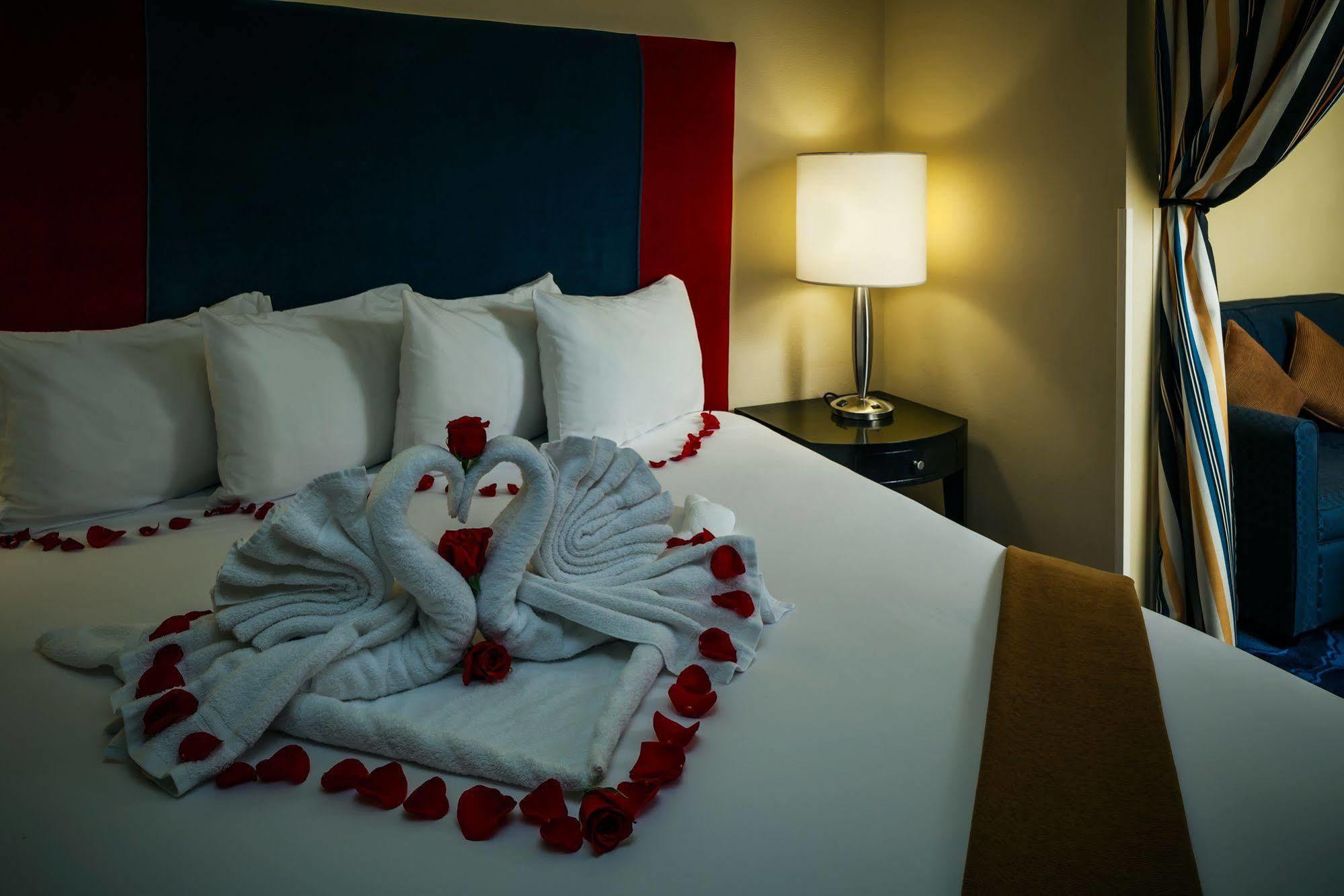 Plaza Inn & Suites At Ashland Creek ภายนอก รูปภาพ